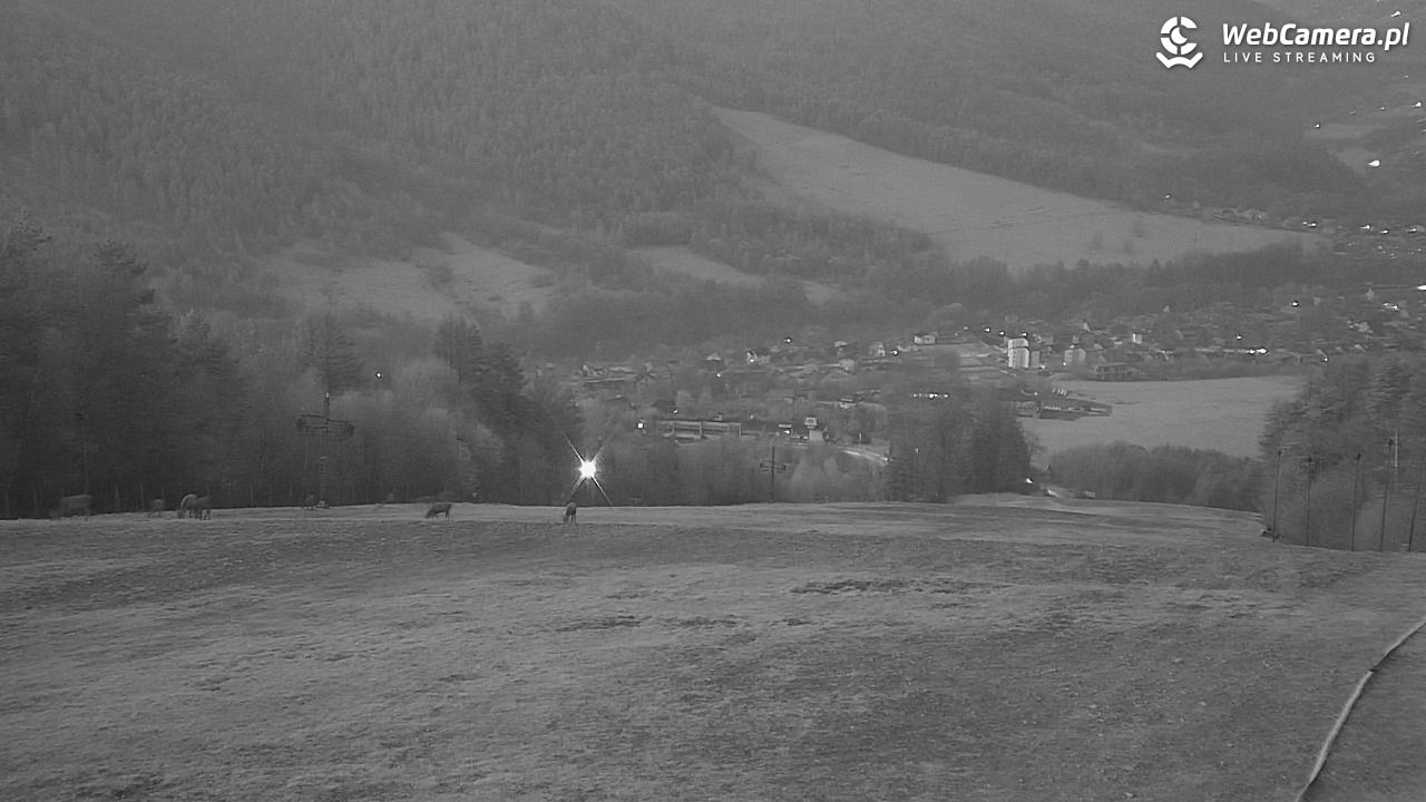 Góra Żar - widok panoramiczny na Beskidy - 20 marzec 2026, 05:16