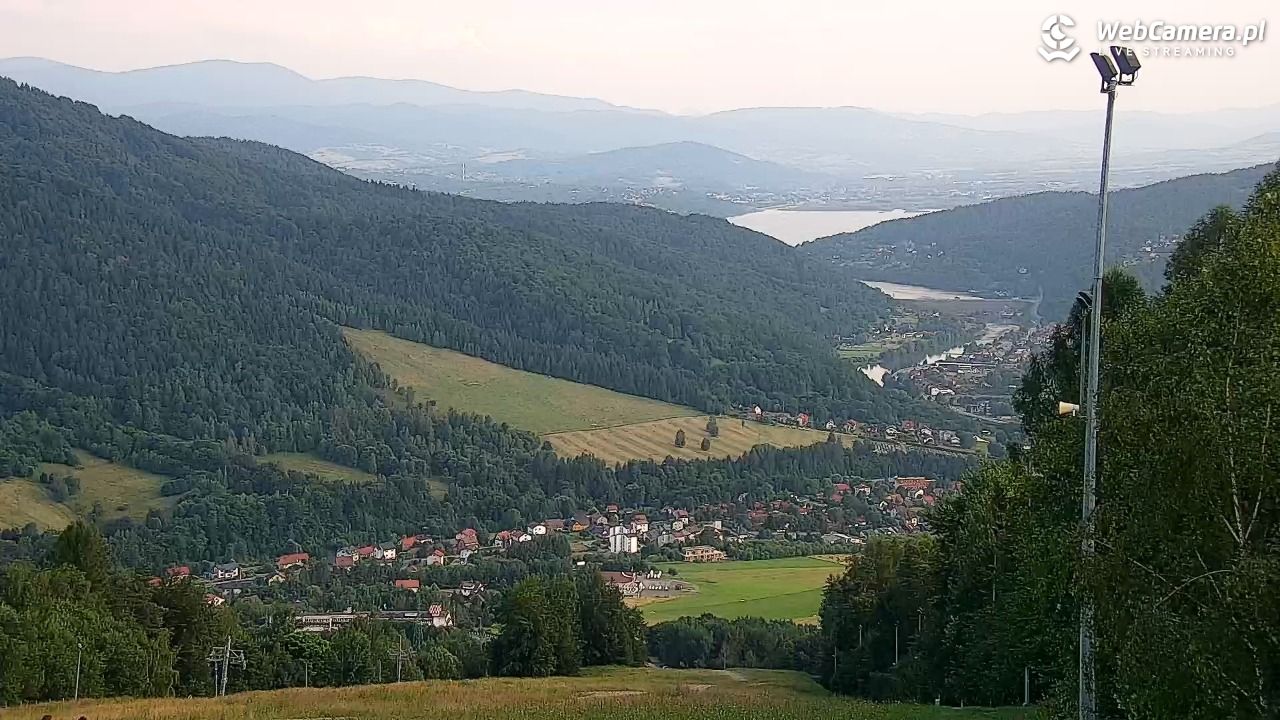 Góra Żar - widok panoramiczny na Beskidy - 14 lipiec 2026, 19:17
