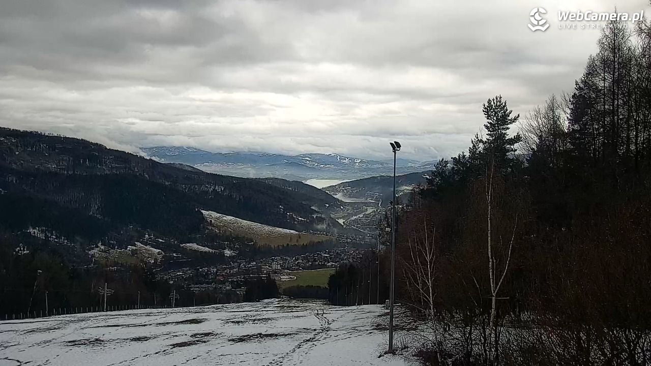 Góra Żar - widok panoramiczny na Beskidy - 23 luty 2026, 09:21