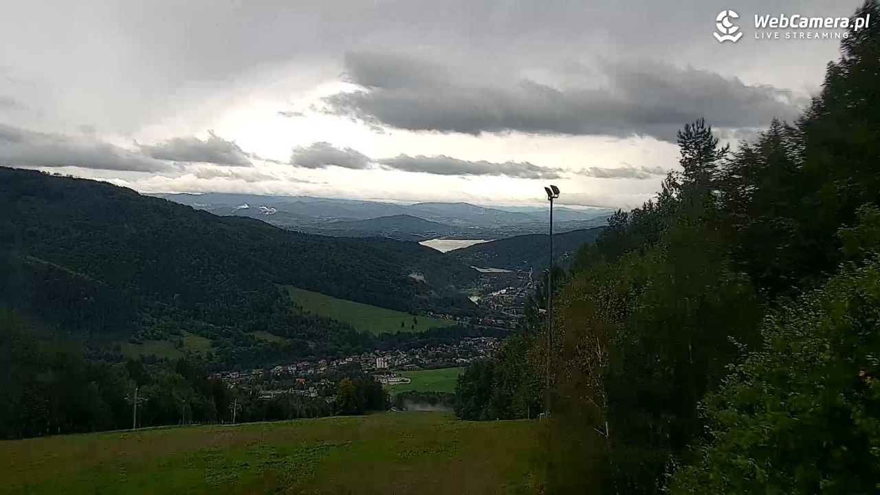 Góra Żar - widok panoramiczny na Beskidy - 16 wresień 2025, 07:43