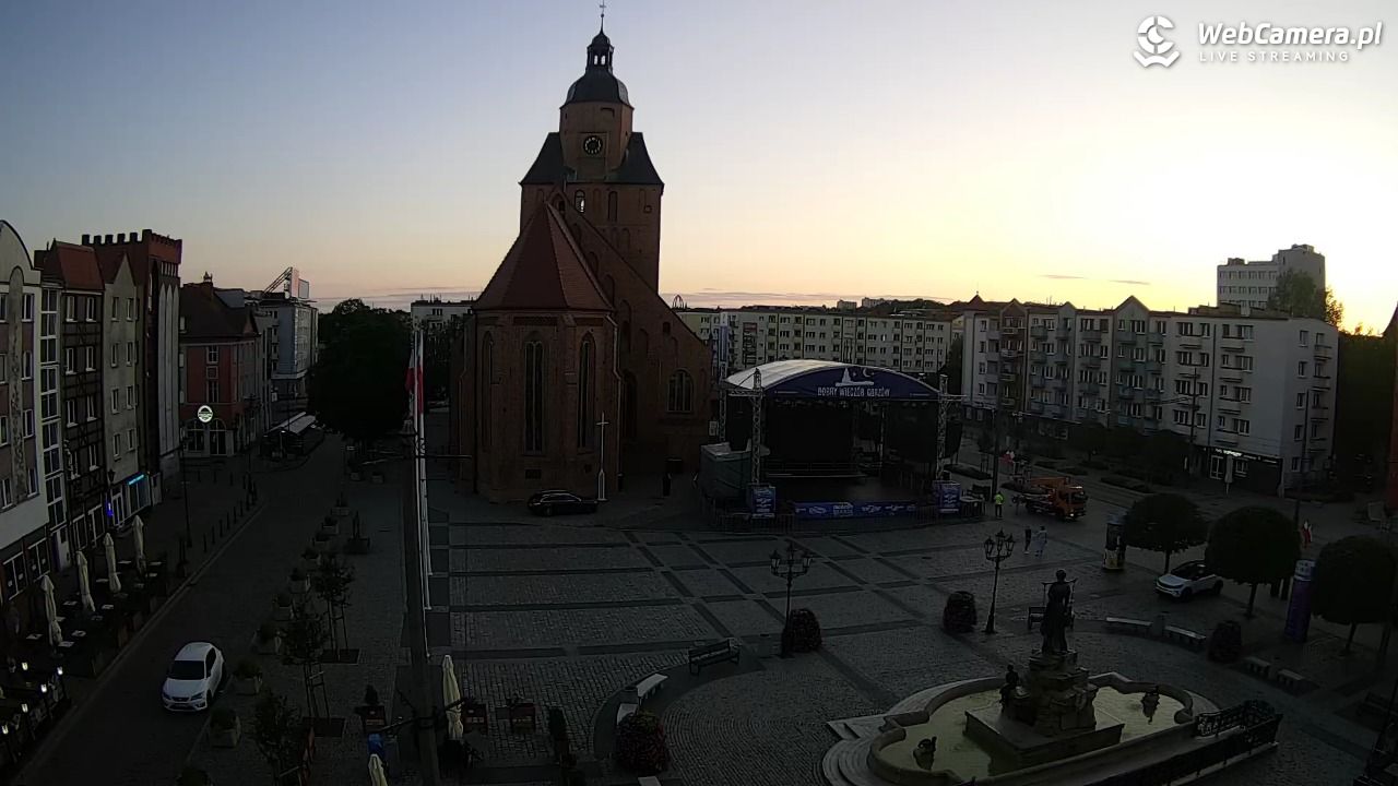 Gorzów Wielkopolski - widok na Katedrę - 03 lipiec 2025, 21:19