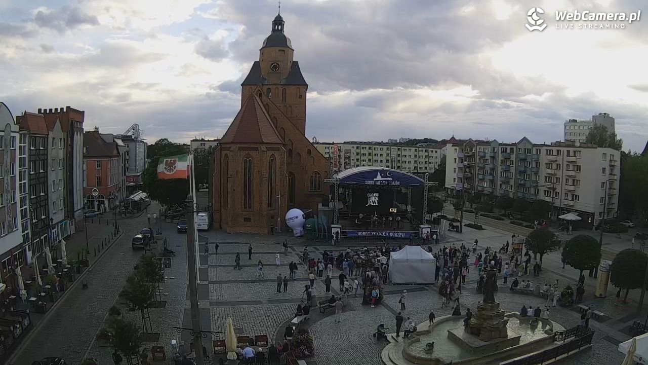Gorzów Wielkopolski - widok na Katedrę - 19 lipiec 2026, 19:34