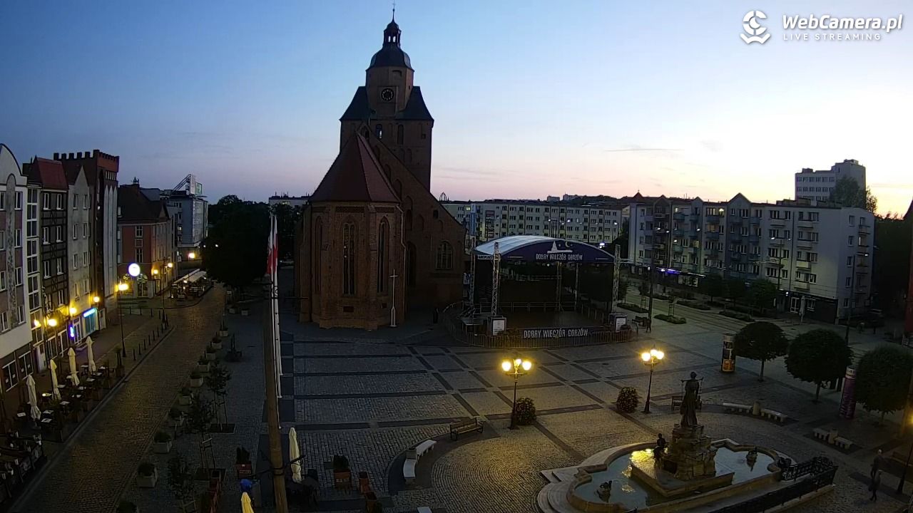 Gorzów Wielkopolski - widok na Katedrę - 11 czerwiec 2025, 21:53