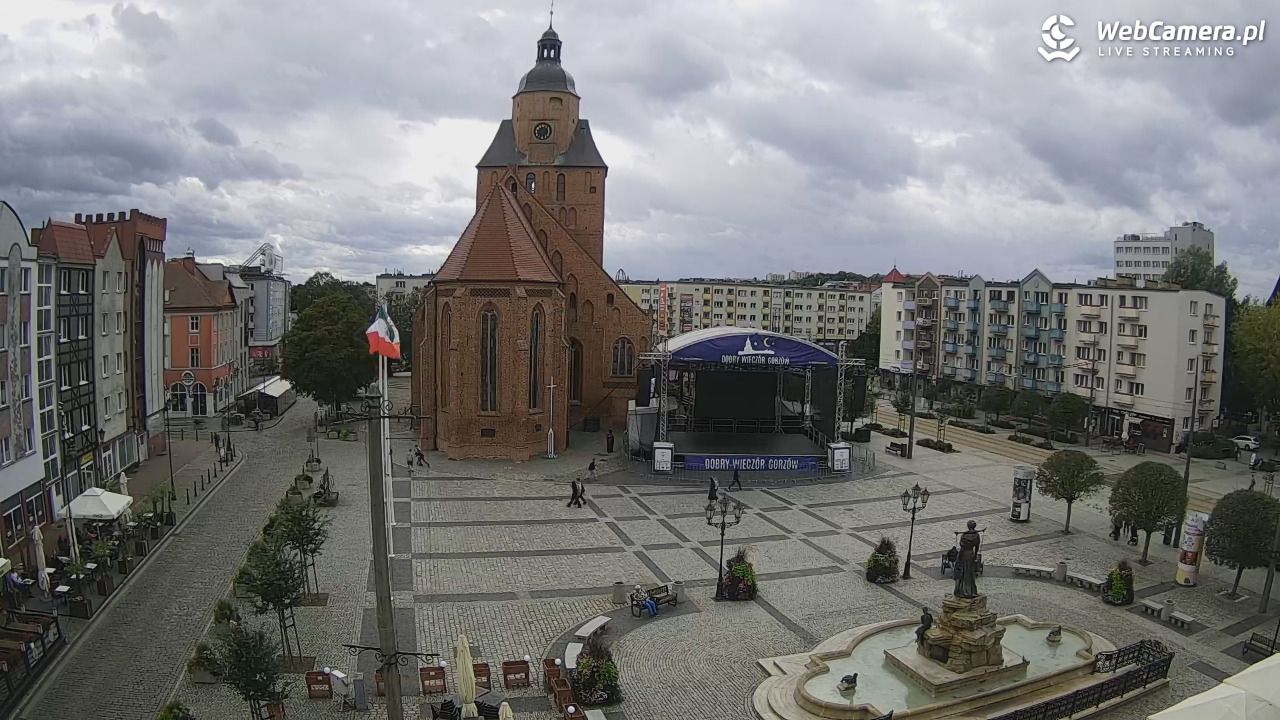 Gorzów Wielkopolski - widok na Katedrę - 04 wresień 2026, 16:39