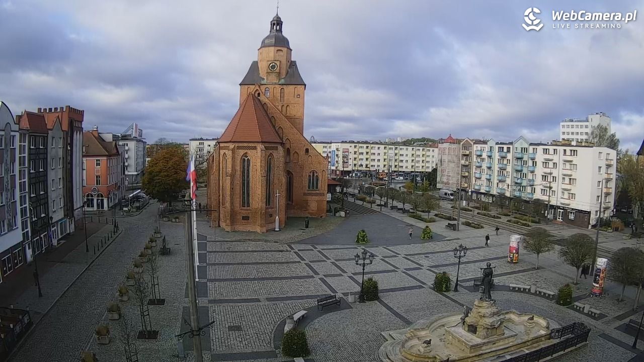 Gorzów Wielkopolski - widok na Katedrę - 28 październik 2025, 08:36