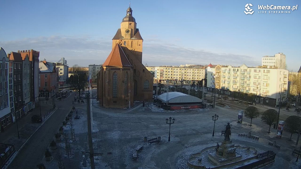 Gorzów Wielkopolski - widok na Katedrę - 01 luty 2026, 08:41