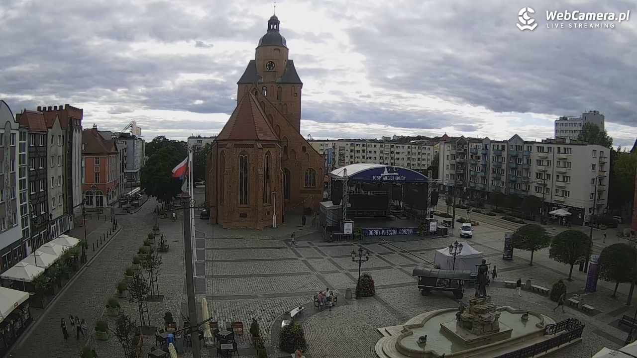 Gorzów Wielkopolski - widok na Katedrę - 18 sierpień 2025, 17:36