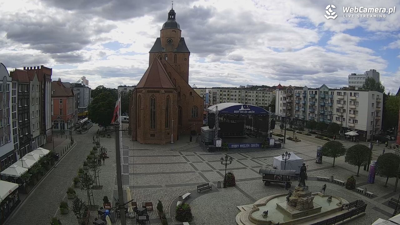 Gorzów Wielkopolski - widok na Katedrę - 18 sierpień 2025, 15:35