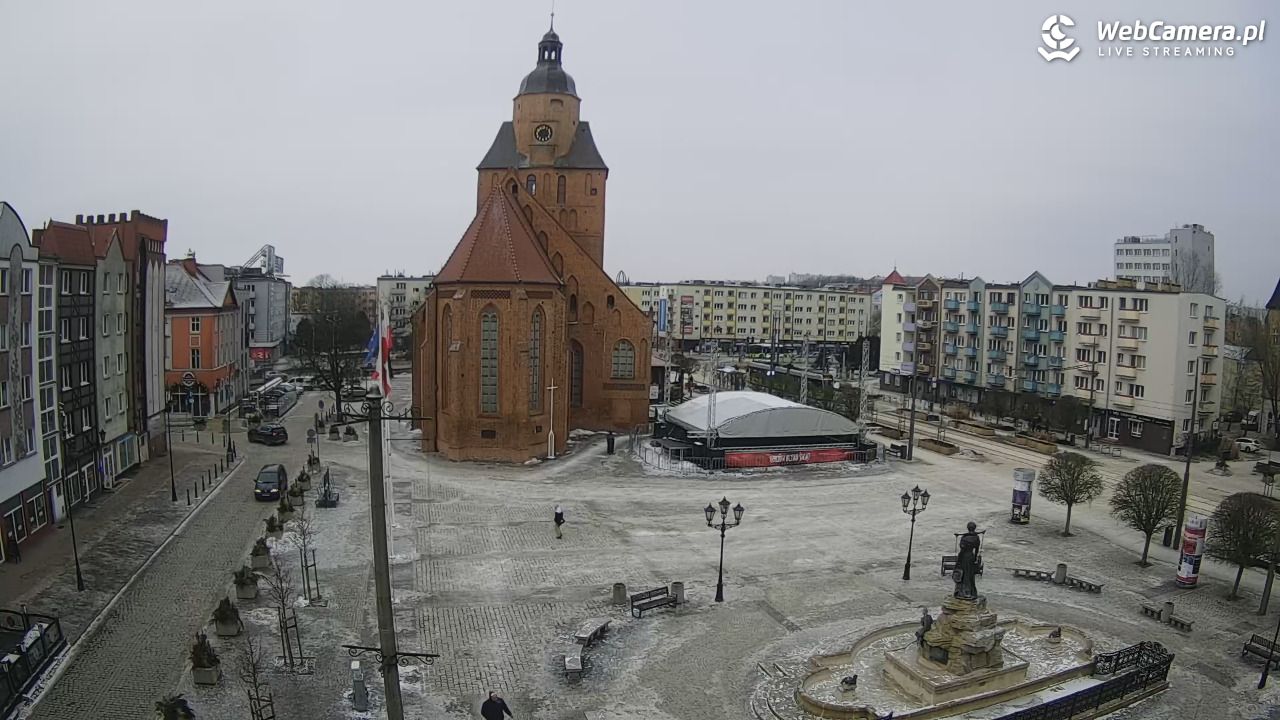 Gorzów Wielkopolski - widok na Katedrę - 02 luty 2026, 10:18