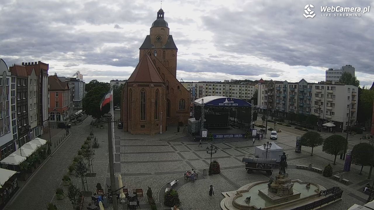 Gorzów Wielkopolski - widok na Katedrę - 18 sierpień 2025, 17:36