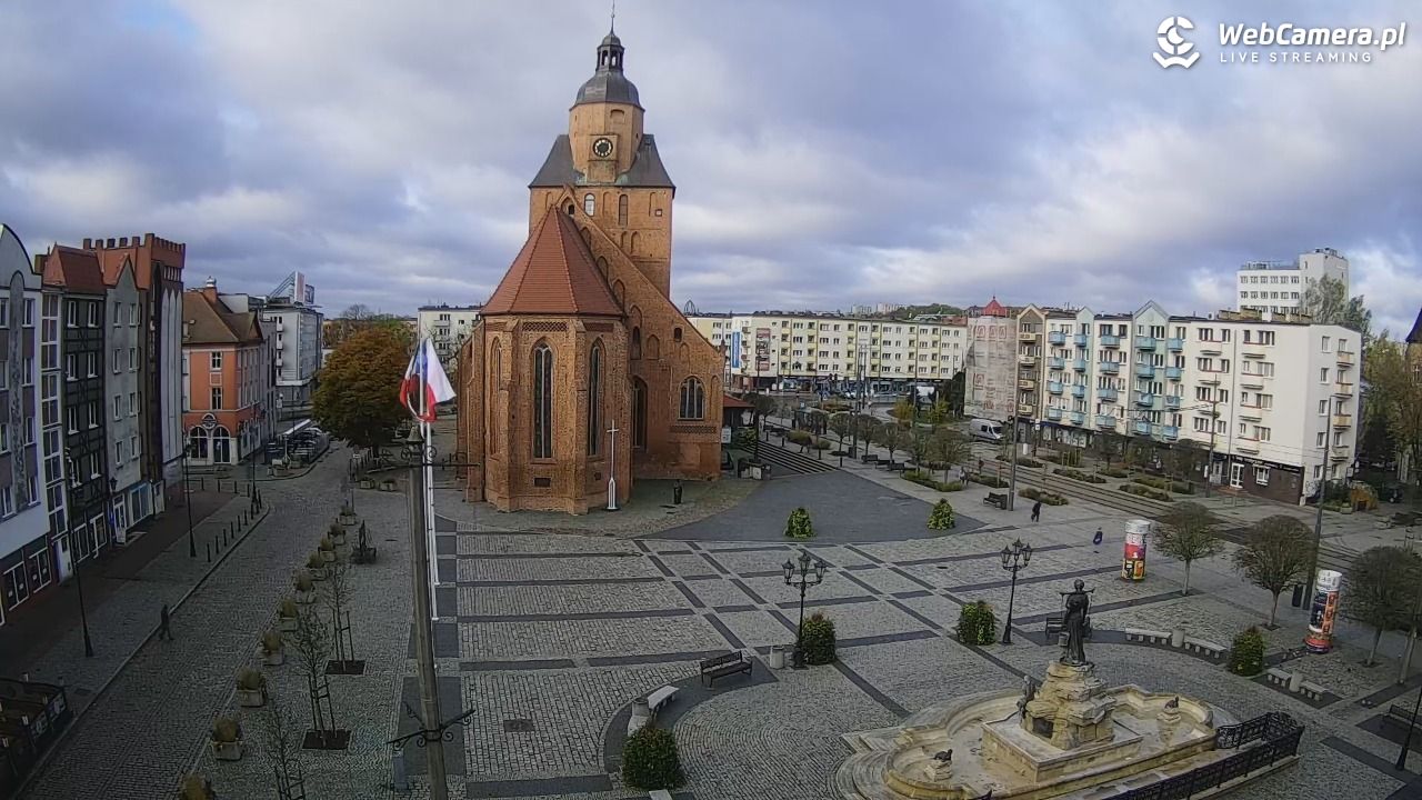 Gorzów Wielkopolski - widok na Katedrę - 28 październik 2025, 08:37