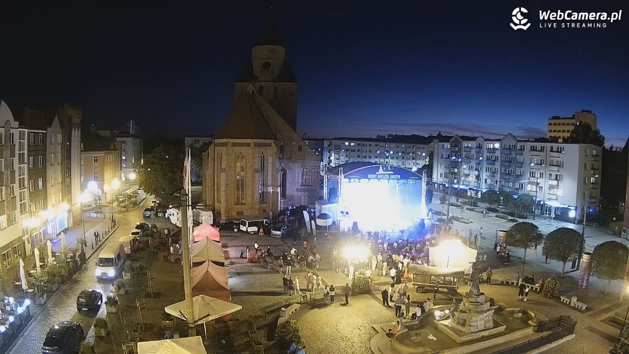 Gorzów Wielkopolski - widok na Katedrę - 17 sierpień 2025, 21:36