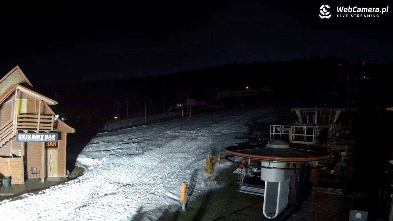 Zieleniec Sport Arena - Gryglówka - widok z dolnej stacji - 18 grudzień 2025, 17:09