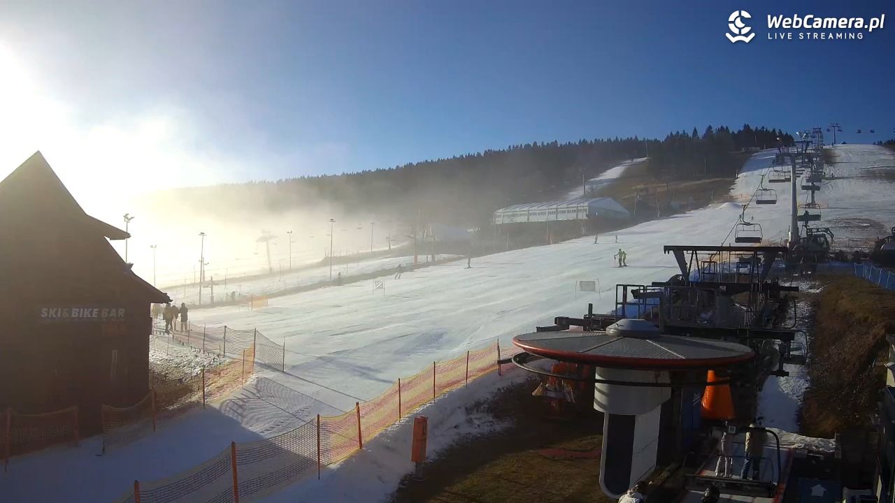 Zieleniec Sport Arena - Gryglówka - widok z dolnej stacji - 19 grudzień 2025, 10:13