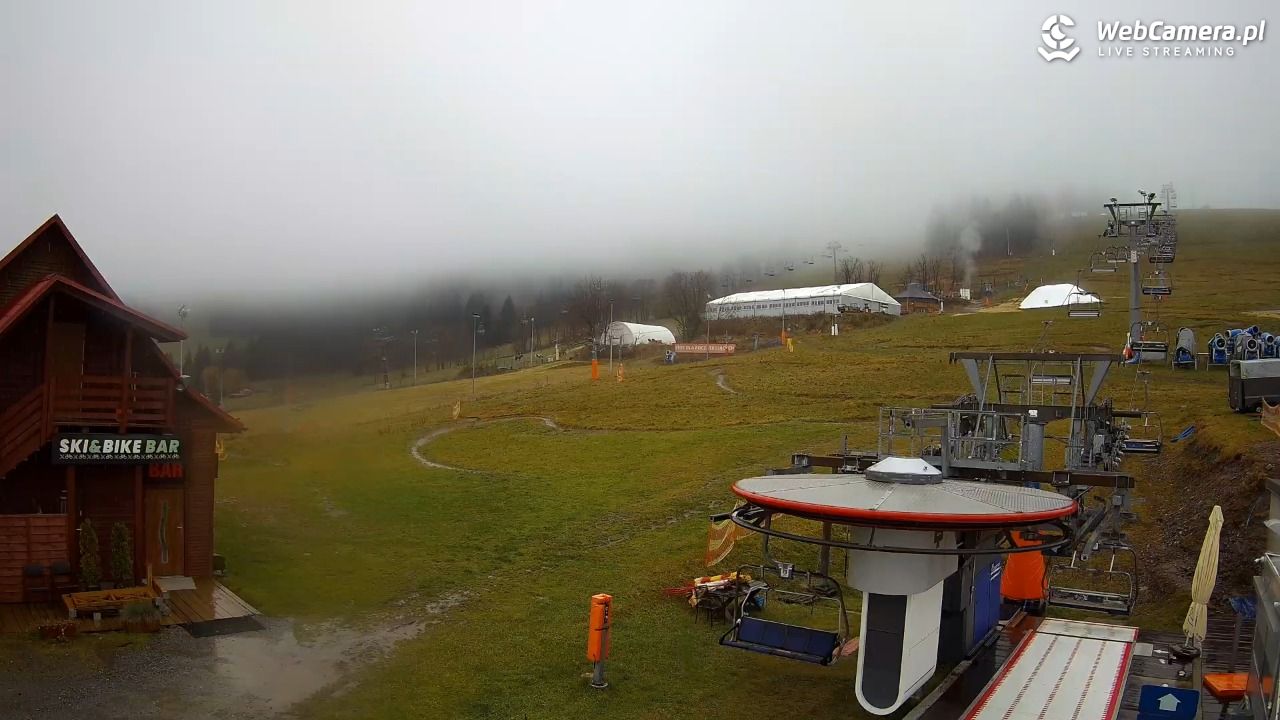 Zieleniec Sport Arena - Gryglówka - widok z dolnej stacji - 02 listopad 2025, 12:38