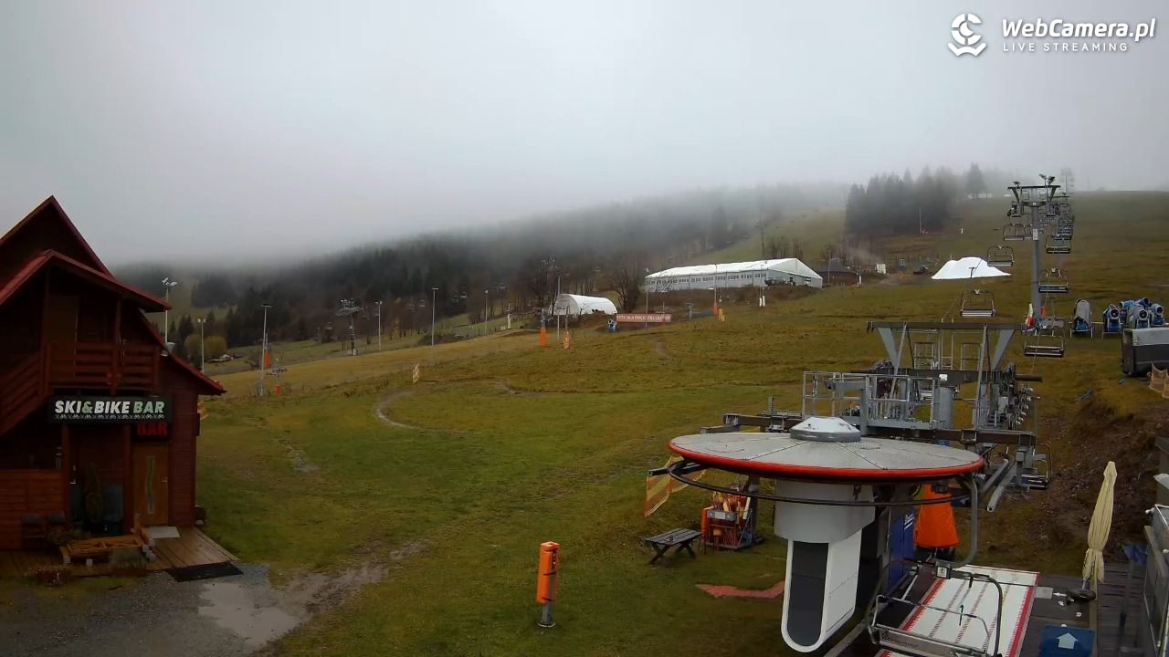 Zieleniec Sport Arena - Gryglówka - widok z dolnej stacji - 29 październik 2025, 06:32