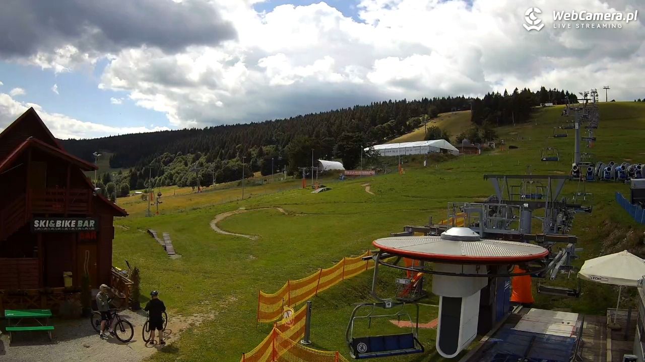 Zieleniec Sport Arena - Gryglówka - widok z dolnej stacji - 22 lipiec 2026, 11:59