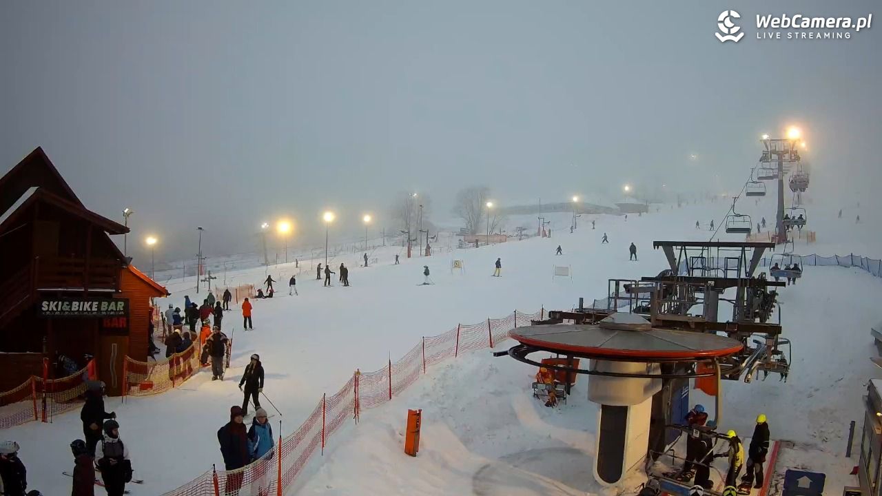 Zieleniec Sport Arena - Gryglówka - widok z dolnej stacji - 21 luty 2026, 17:21