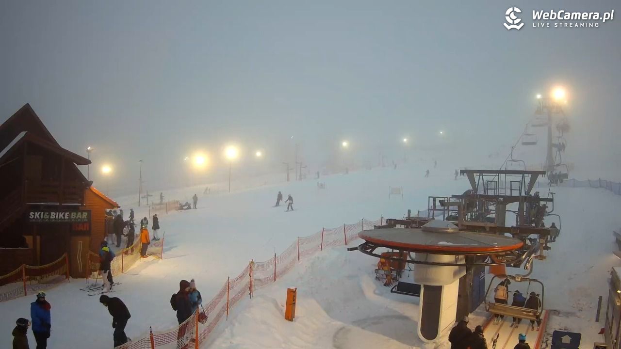 Zieleniec Sport Arena - Gryglówka - widok z dolnej stacji - 21 luty 2026, 17:25