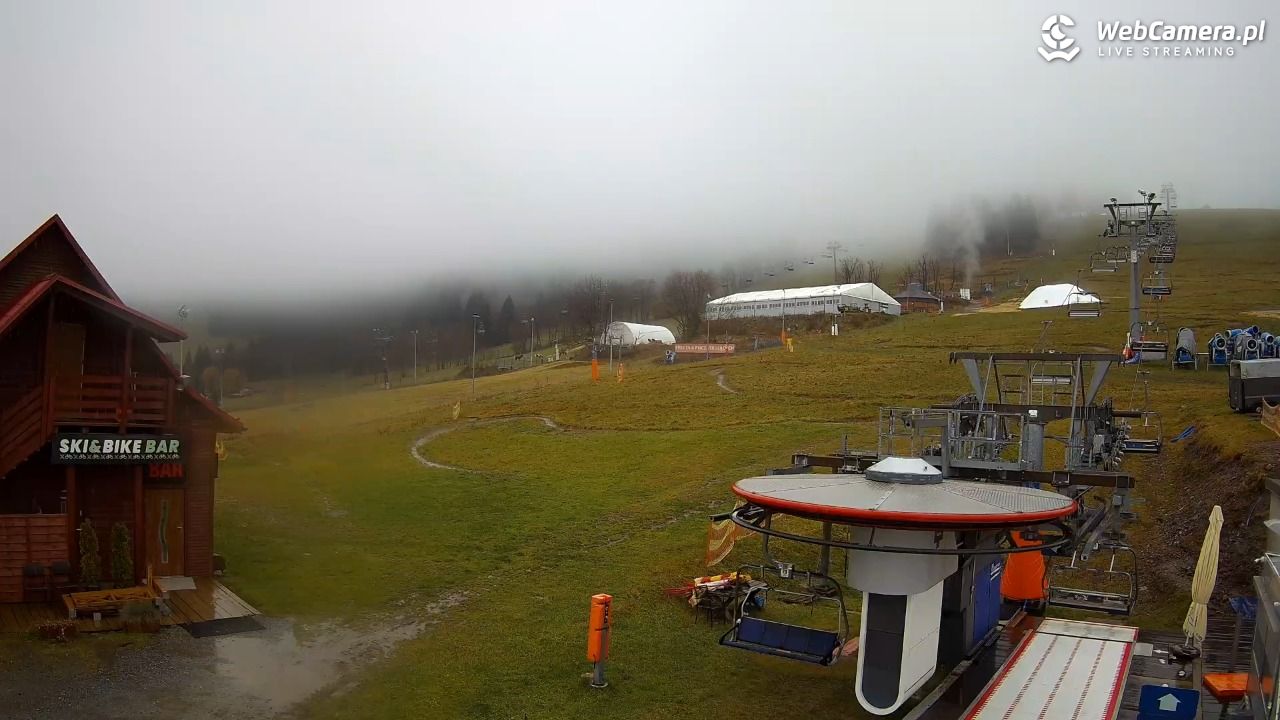 Zieleniec Sport Arena - Gryglówka - widok z dolnej stacji - 02 listopad 2025, 12:38