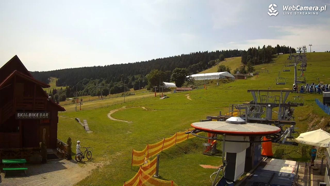 Zieleniec Sport Arena - Gryglówka - widok z dolnej stacji - 26 lipiec 2026, 12:04