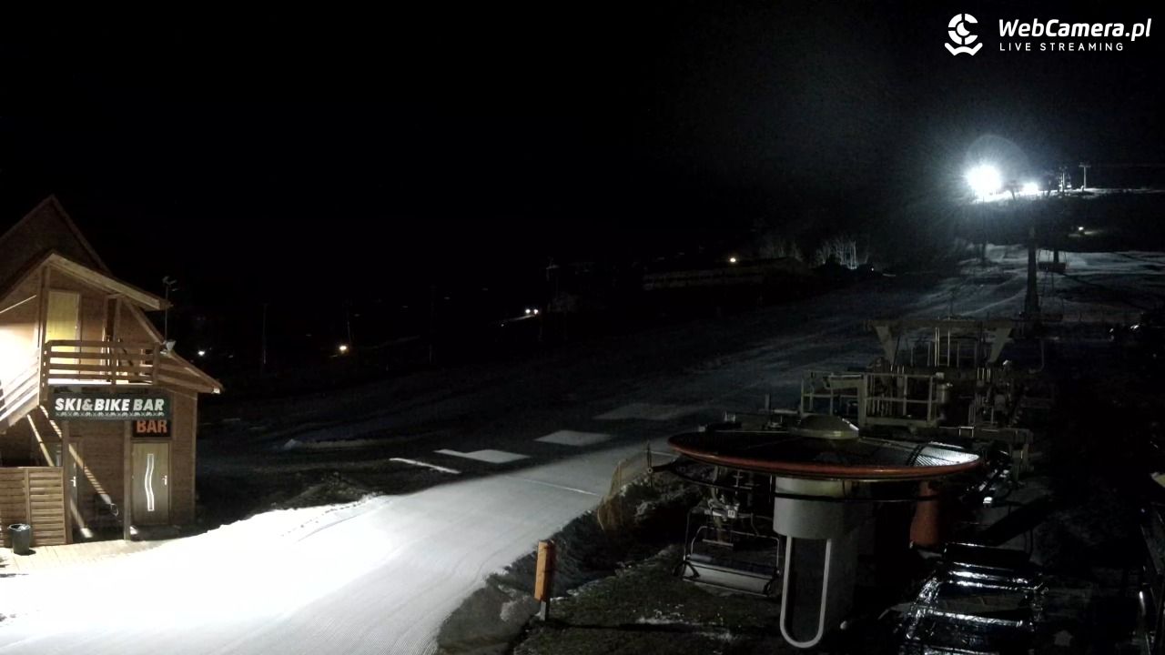 Zieleniec Sport Arena - Gryglówka - widok z dolnej stacji - 17 grudzień 2025, 23:41