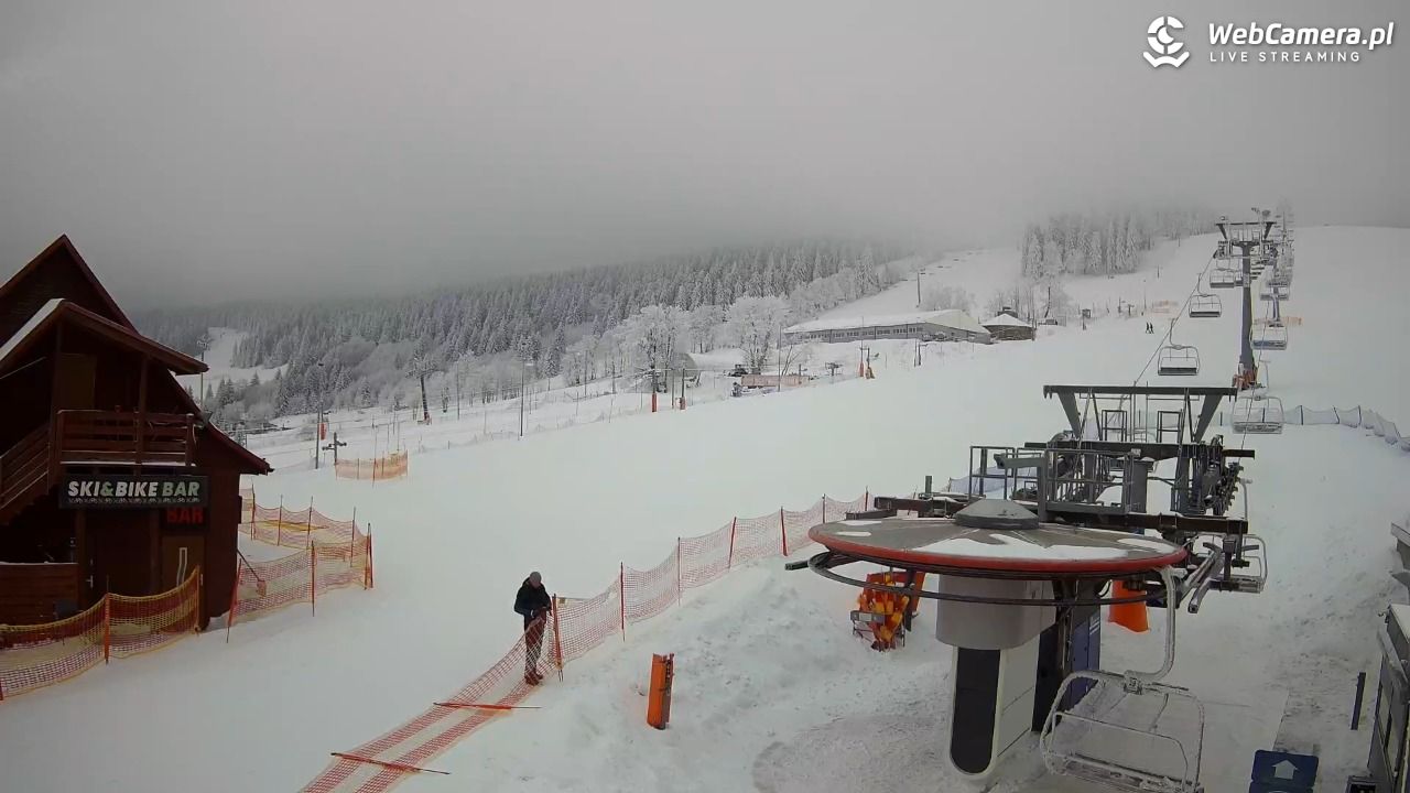 Zieleniec Sport Arena - Gryglówka - widok z dolnej stacji - 20 luty 2026, 08:12