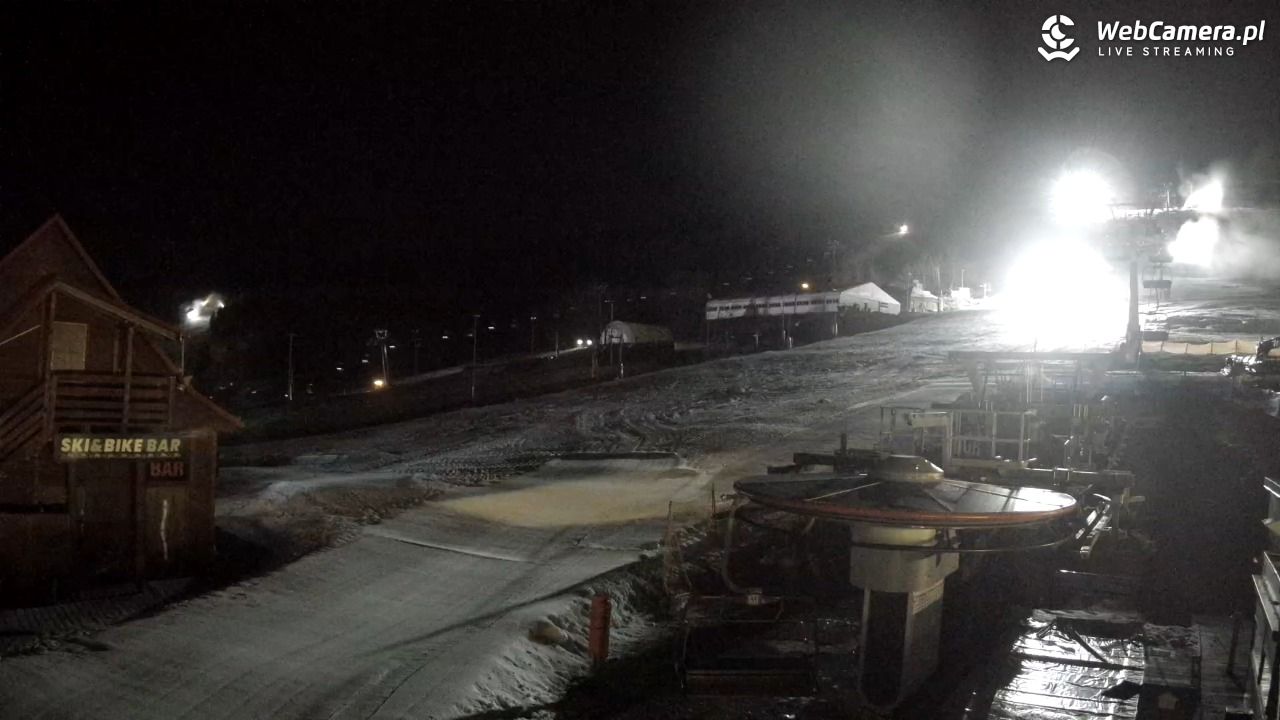 Zieleniec Sport Arena - Gryglówka - widok z dolnej stacji - 16 grudzień 2025, 21:10