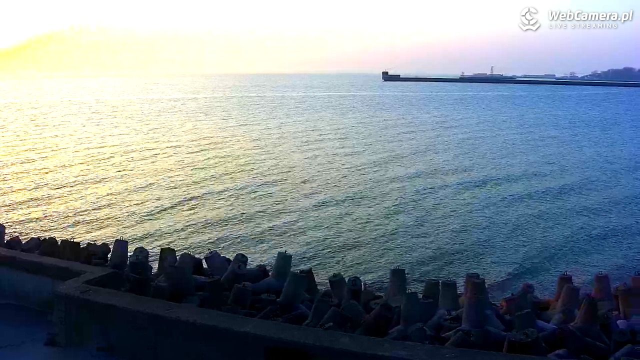 Hel - widok na bulwar i plażę - 11 marzec 2026, 17:11