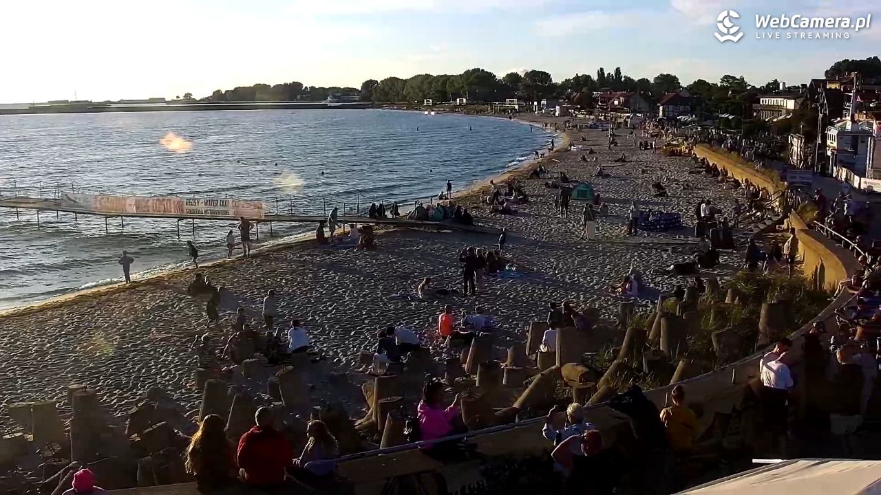 Hel - widok na bulwar i plażę - 12 sierpień 2026, 19:25