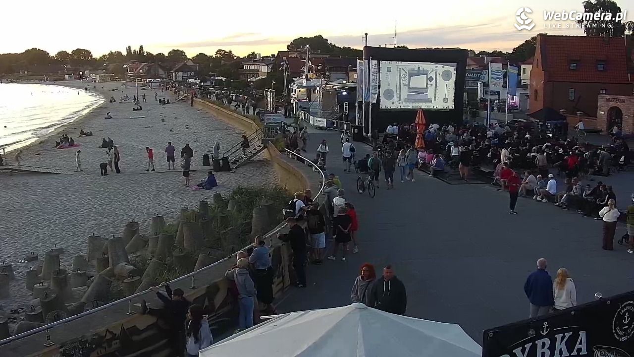 Hel - widok na bulwar i plażę - 12 sierpień 2026, 20:31