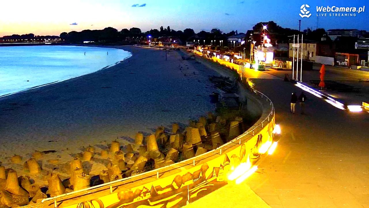 Hel - widok na bulwar i plażę - 03 październik 2025, 18:56