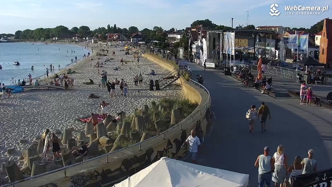 Hel - widok na bulwar i plażę - 13 sierpień 2026, 18:59