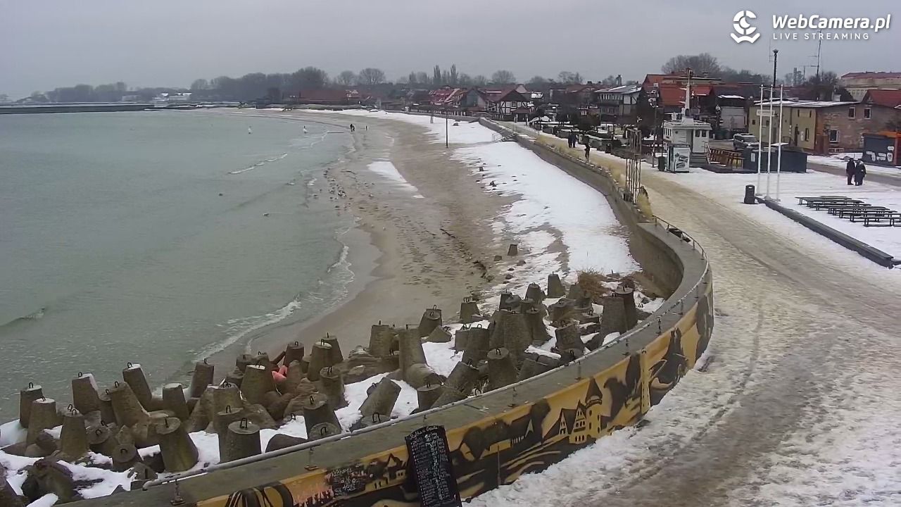 Hel - widok na bulwar i plażę - 26 styczeń 2026, 11:34