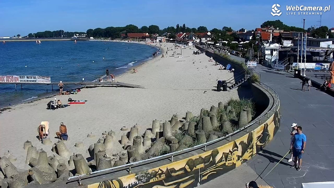 Hel - widok na bulwar i plażę - 14 sierpień 2026, 10:10