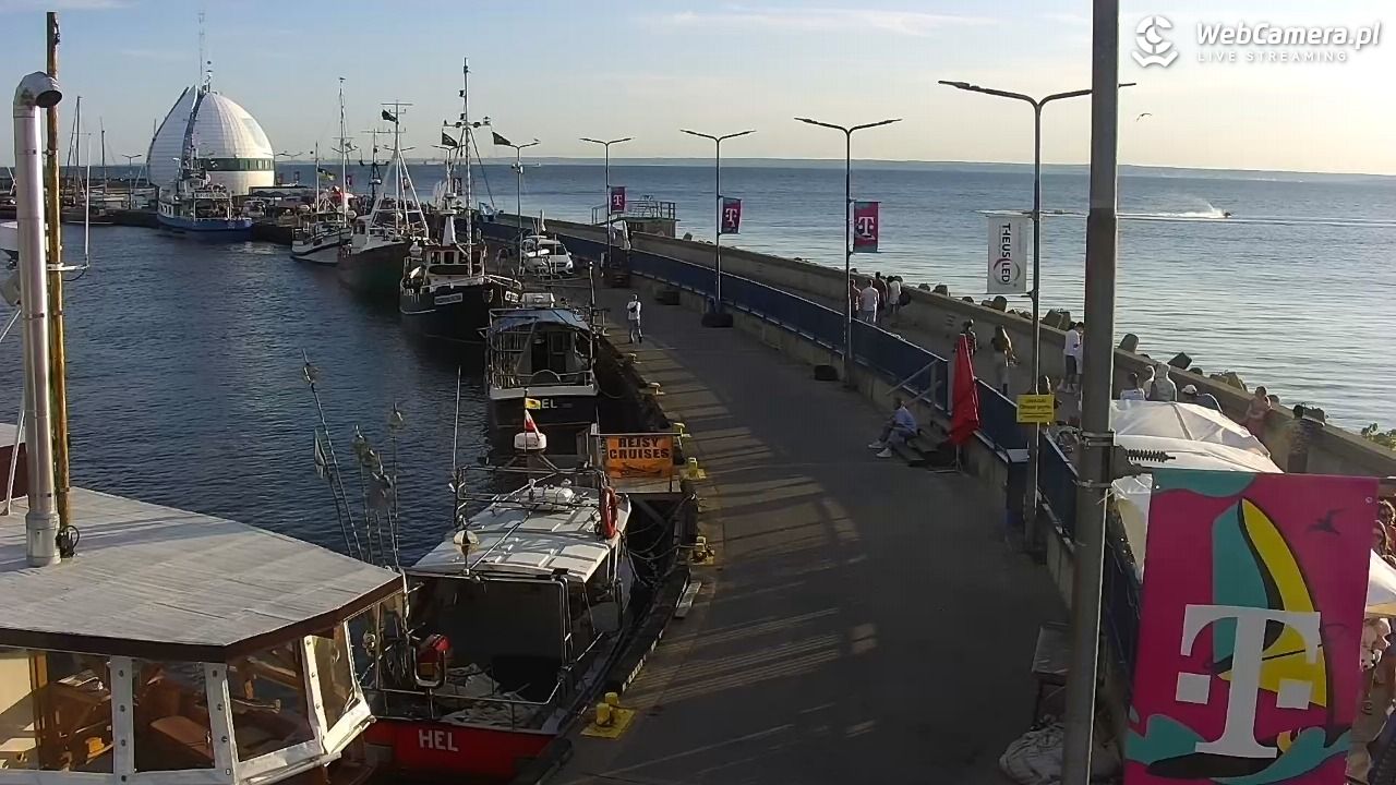 Hel - widok na bulwar i plażę - 13 sierpień 2026, 18:45
