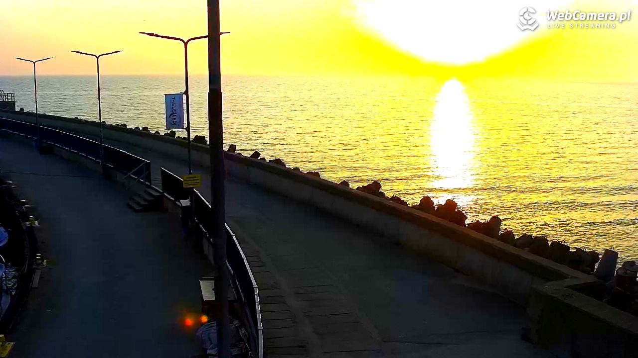 Hel - widok na bulwar i plażę - 11 marzec 2026, 17:10