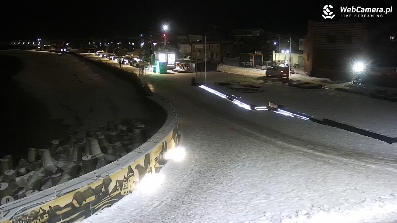 Hel - widok na bulwar i plażę - 28 styczeń 2026, 18:52