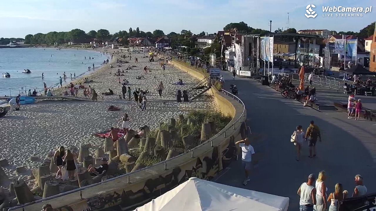 Hel - widok na bulwar i plażę - 13 sierpień 2026, 18:59