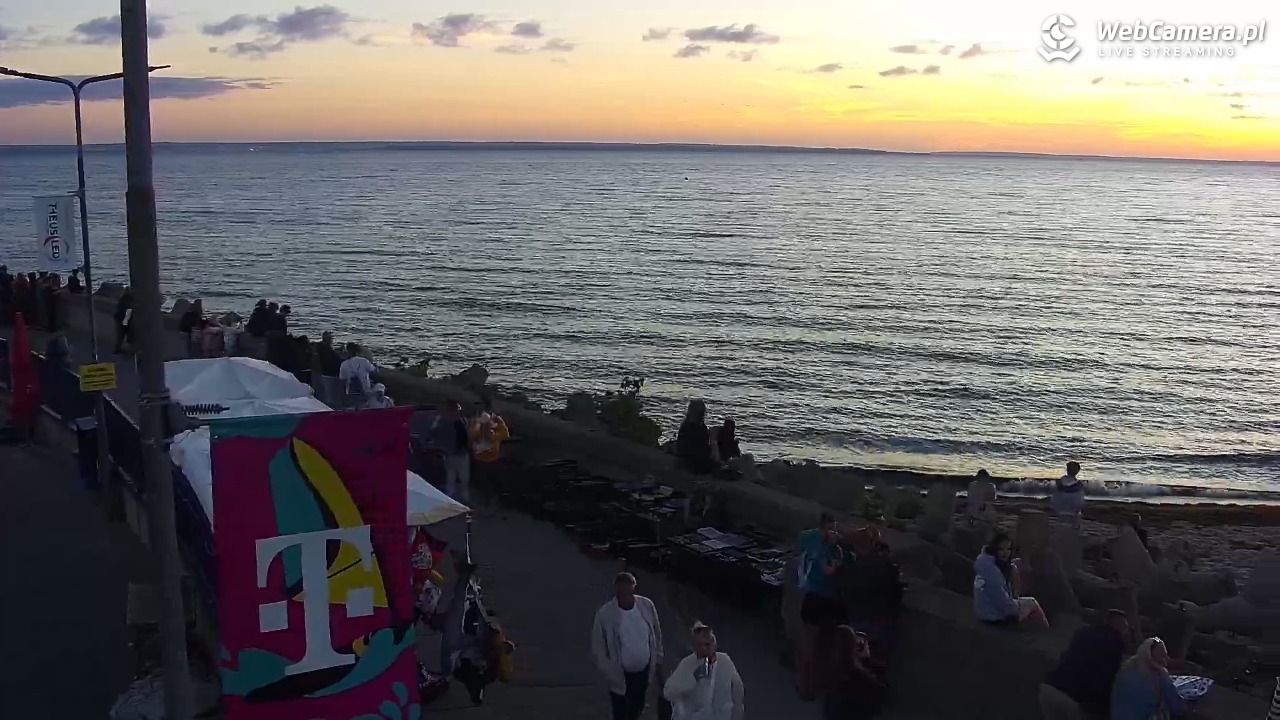 Hel - widok na bulwar i plażę - 12 sierpień 2026, 20:17