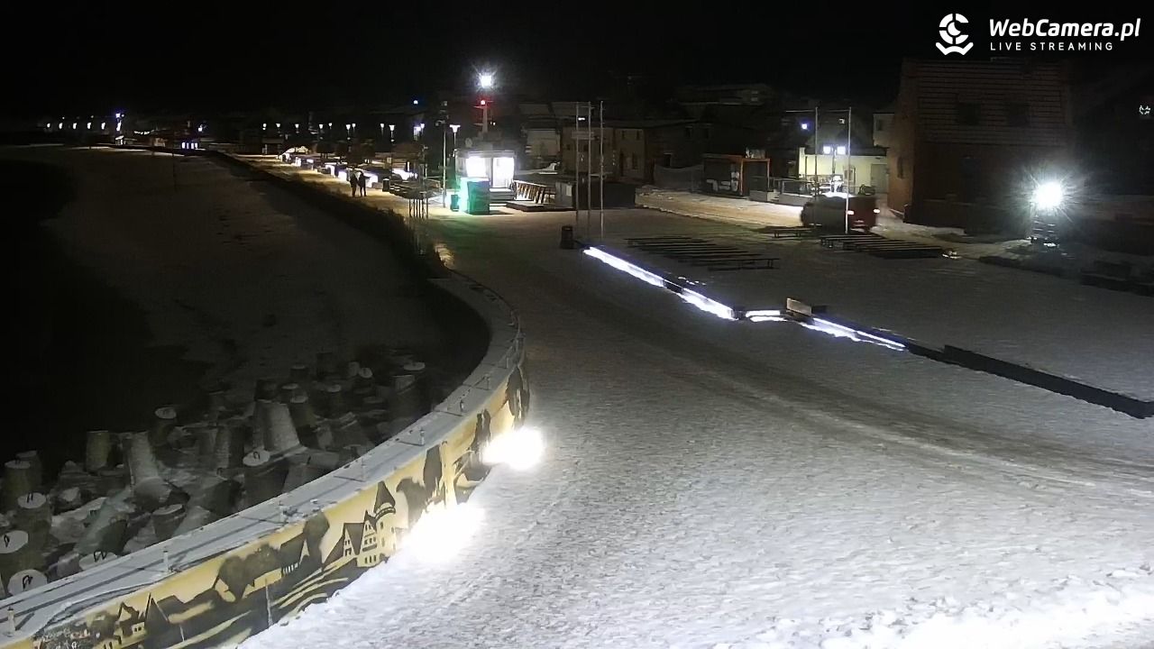 Hel - widok na bulwar i plażę - 28 styczeń 2026, 18:52