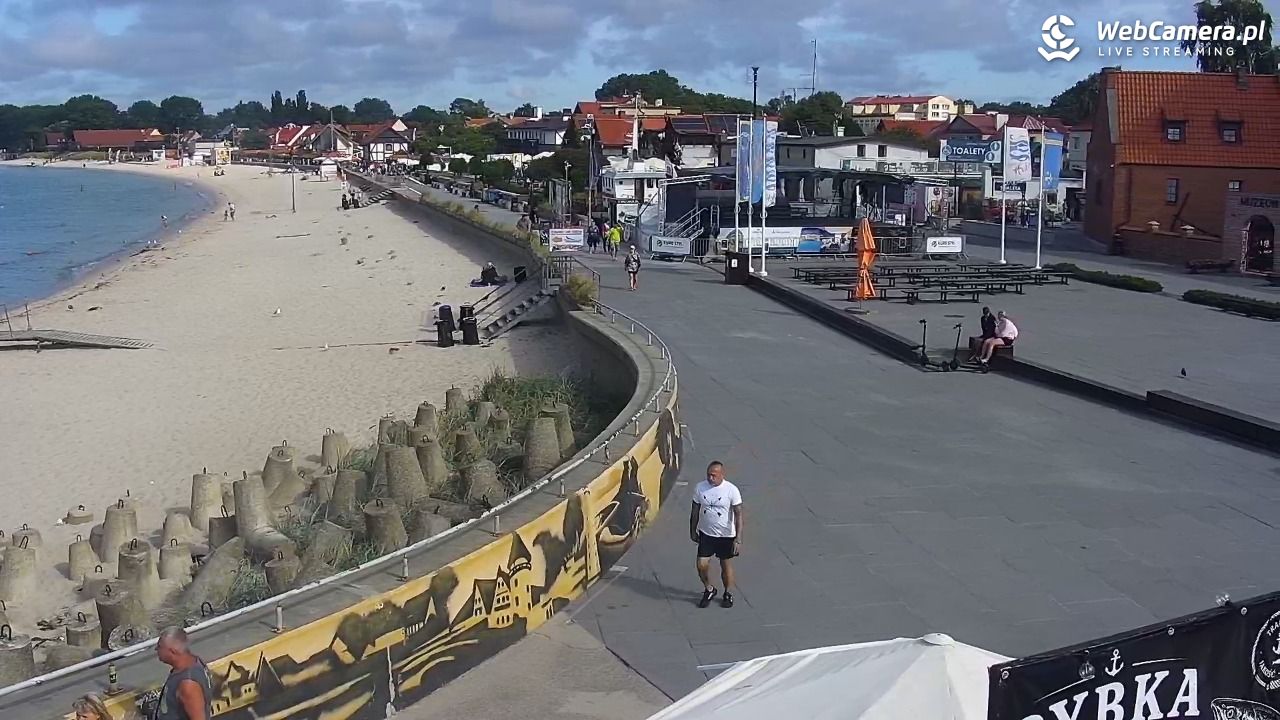 Hel - widok na bulwar i plażę - 13 sierpień 2026, 09:55