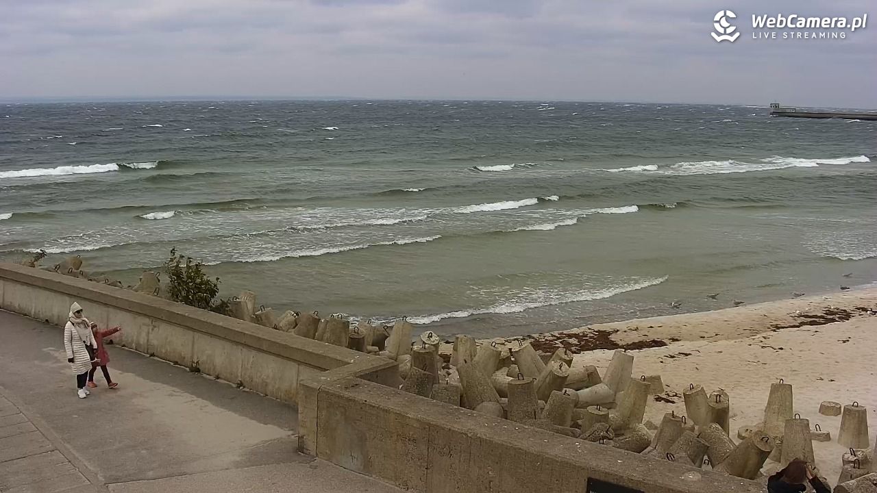 Hel - widok na bulwar i plażę - 04 październik 2025, 12:35