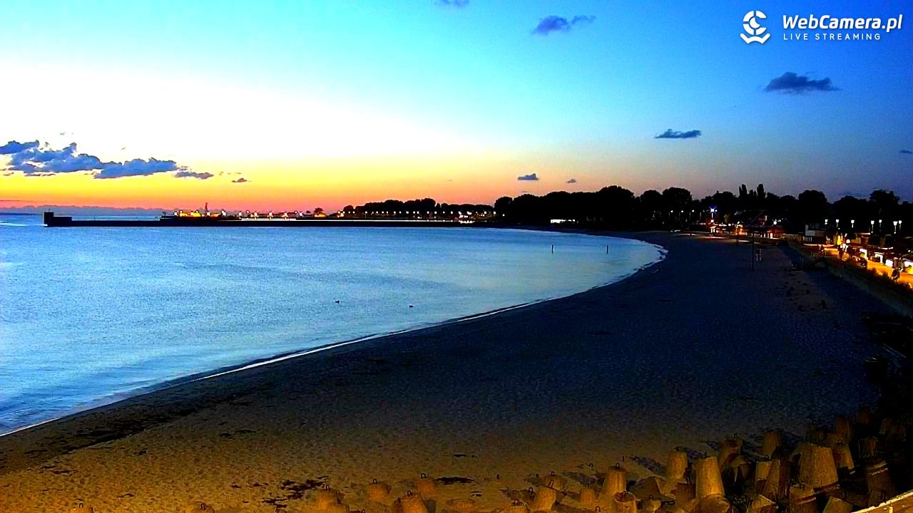 Hel - widok na bulwar i plażę - 03 październik 2025, 18:57
