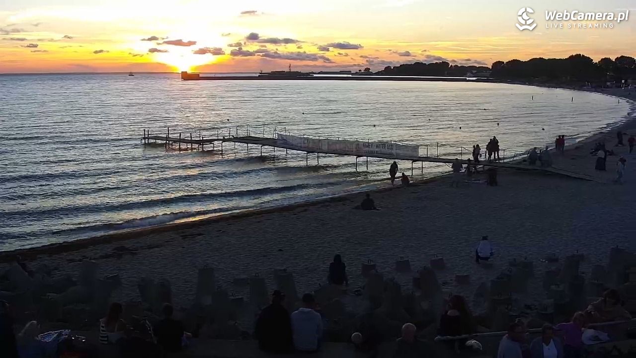 Hel - widok na bulwar i plażę - 12 sierpień 2026, 20:18