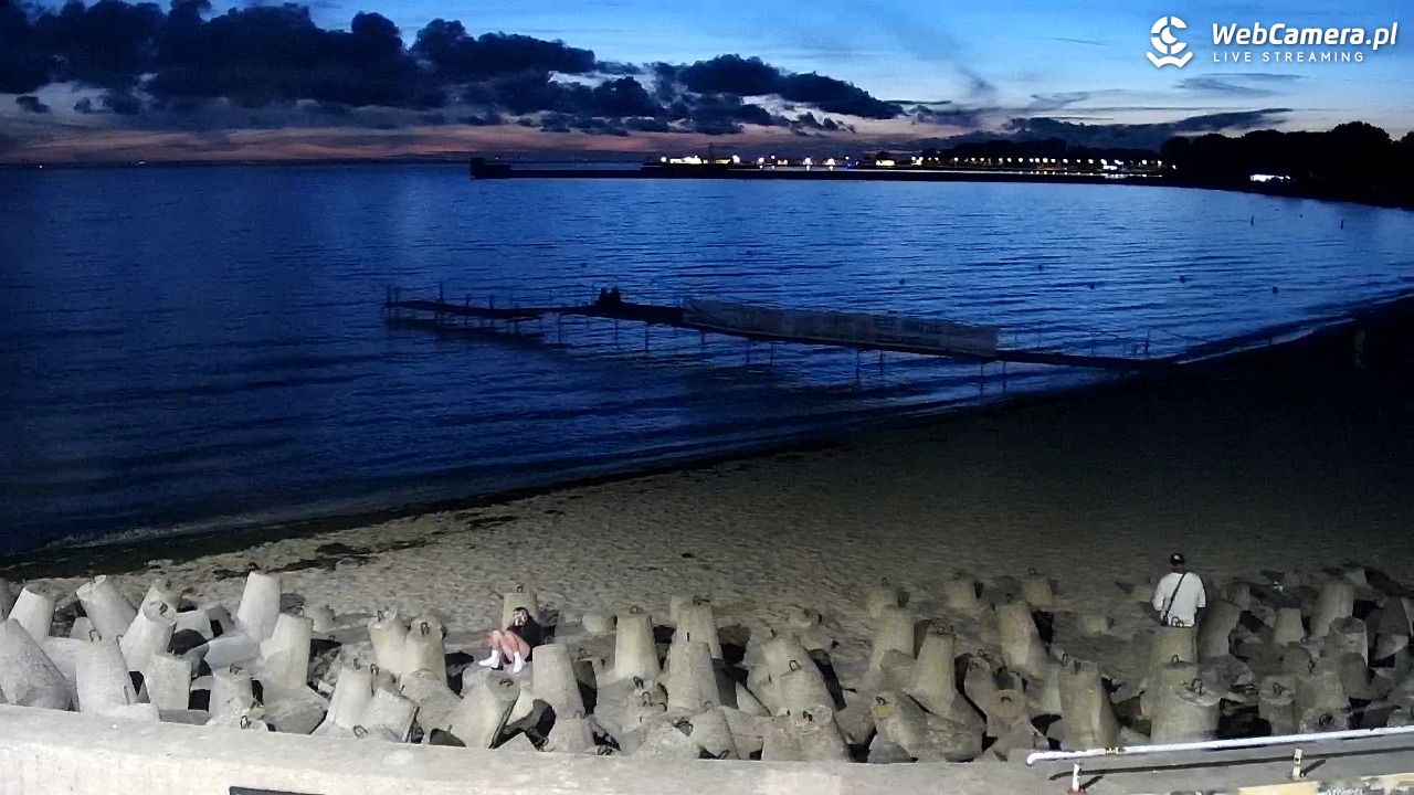 Hel - widok na bulwar i plażę - 12 sierpień 2026, 21:35