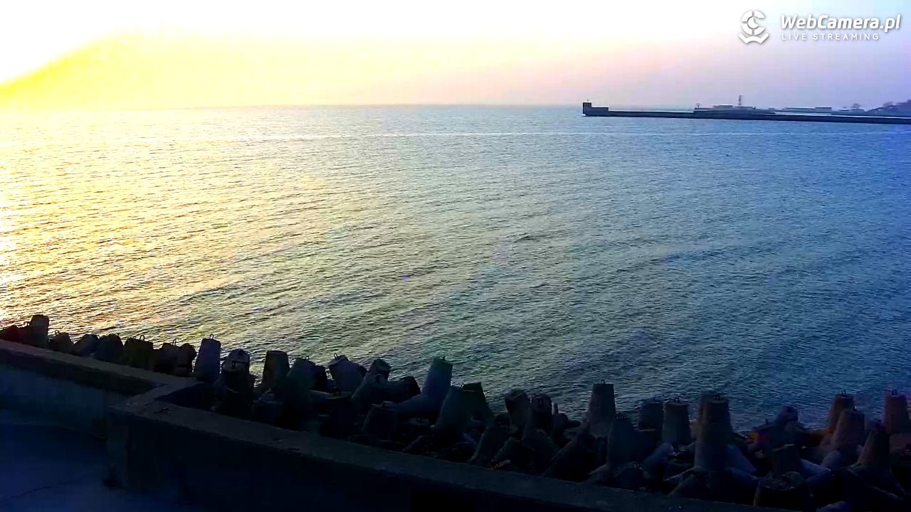 Hel - widok na bulwar i plażę - 11 marzec 2026, 17:10