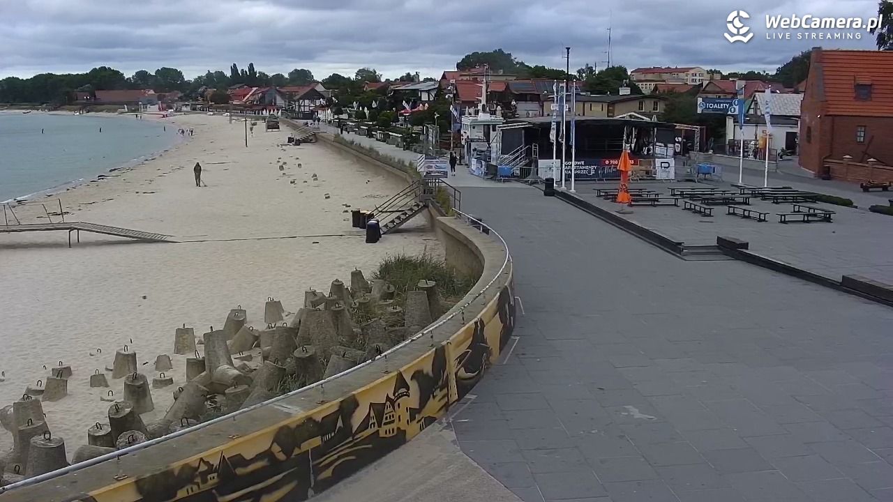 Hel - widok na bulwar i plażę - 20 sierpień 2025, 08:34