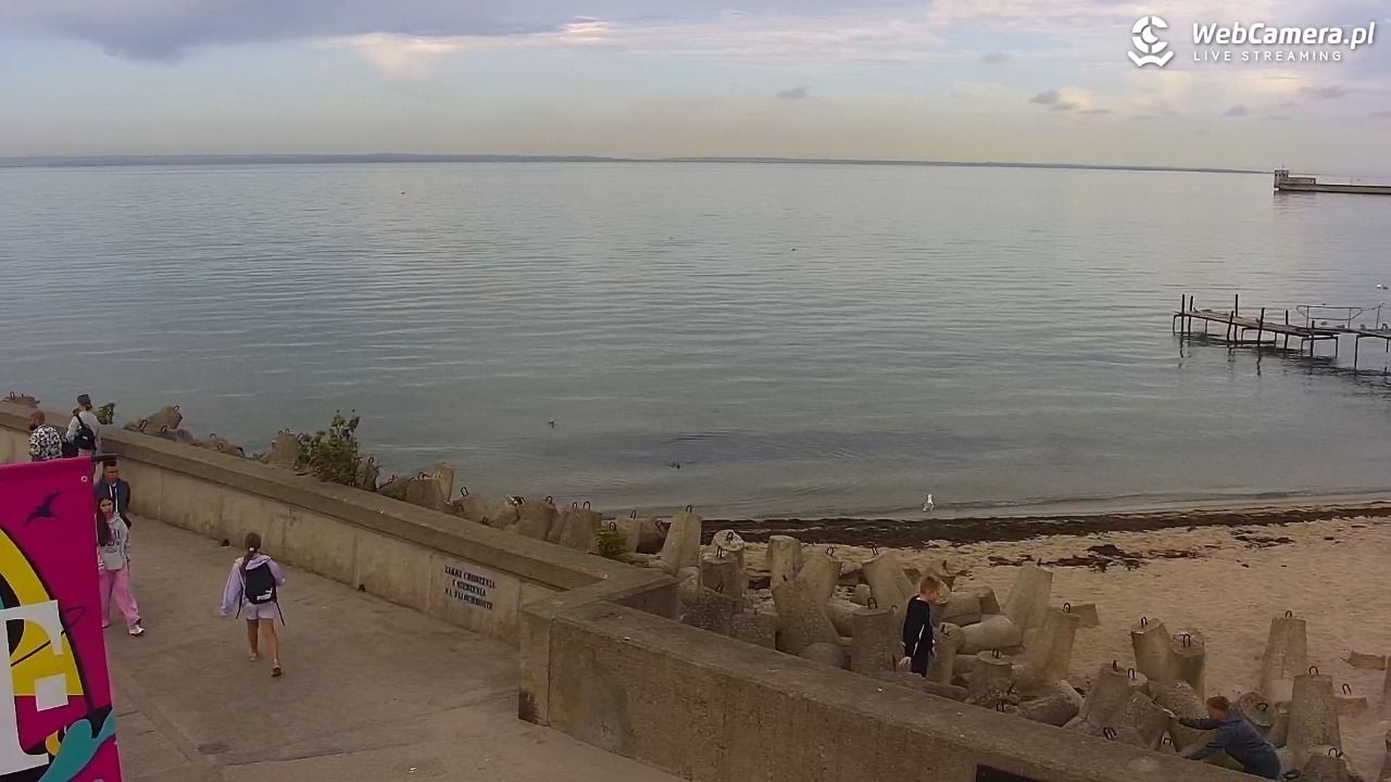 Hel - widok na bulwar i plażę - 13 sierpień 2026, 08:30