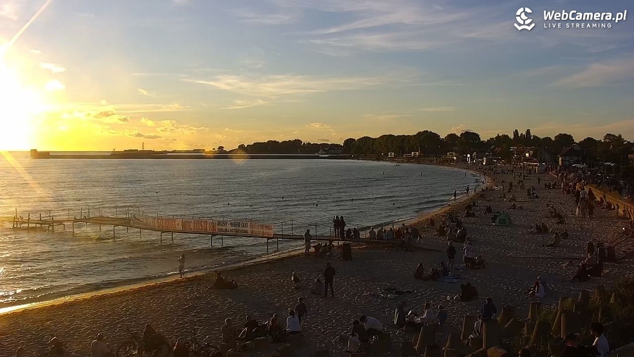 Hel - widok na bulwar i plażę - 12 sierpień 2026, 19:51